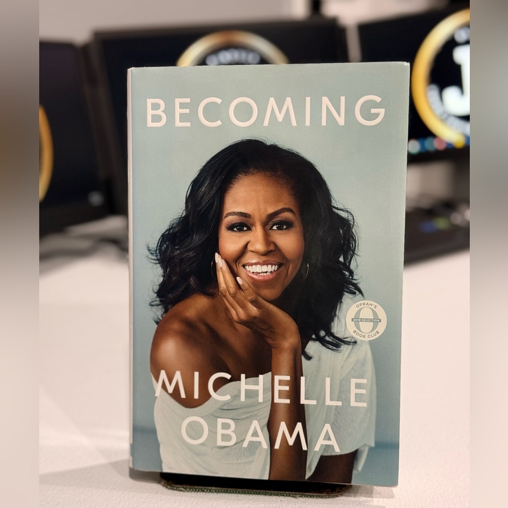 Becoming Michelle Obama Hardcover w/Dust Jacket Oprah Book Club 2018